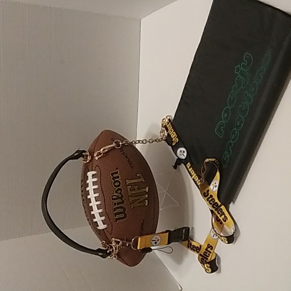 HANDMADE Football Purse (PITTSBURGH STEELERS) 🏈 - Picture 3 of 17
